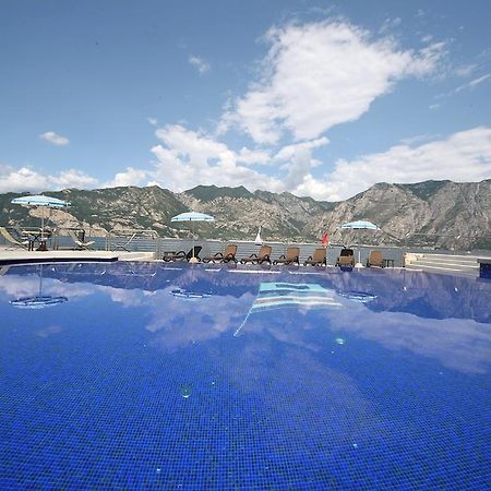 Hotel Sailing Center Мальчезине Экстерьер фото