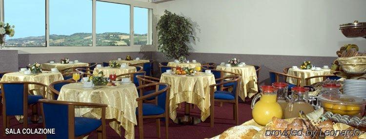 Hotel Sailing Center Мальчезине Экстерьер фото