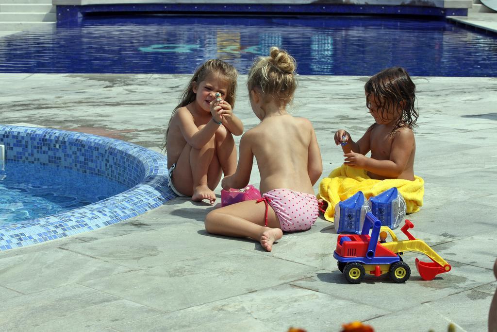 Hotel Sailing Center Мальчезине Экстерьер фото